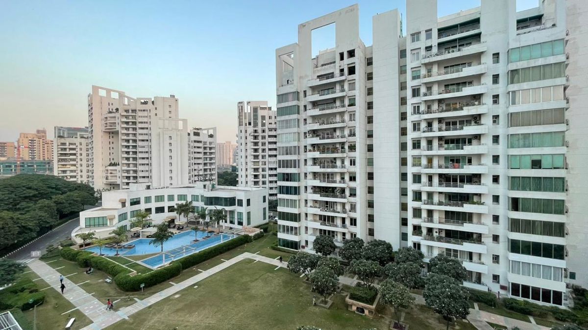 5 BHK for rent in Sector 53, Gurugram — semi-furnished — 4800 sq.ft — Parsvnath Exotica