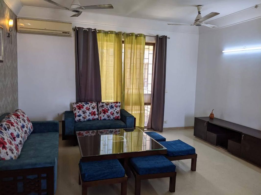 5 BHK for rent in Sector 54, Gurugram — semi-furnished — 2300 sq.ft — DLF Park Place