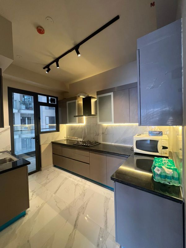 5 BHK for rent in Sector 54, Gurugram — semi-furnished — 2270 sq.ft — DLF Park Place