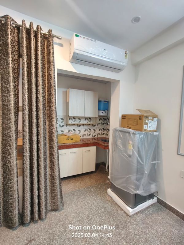 5 BHK for rent in Sector 55, Gurugram — semi-furnished — 2100 sq.ft — Oasis Flat