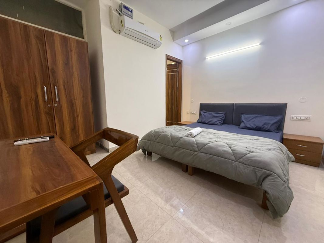 5 BHK for rent in Sector 55, Gurugram — furnished — 800 sq.ft