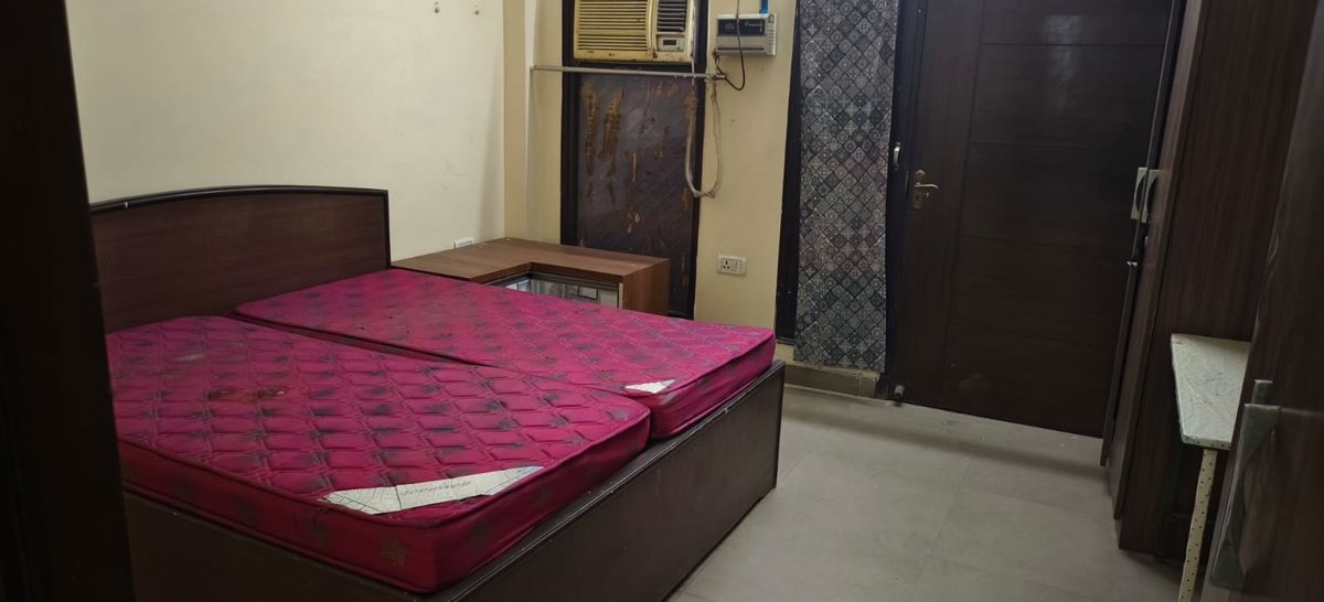 5 BHK for rent in Sector 56, Gurugram — semi-furnished — 24000 sq.ft — Alaknanda Society