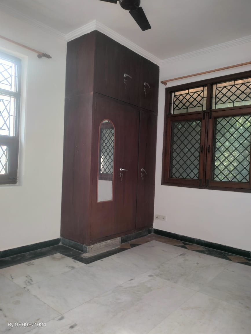 5 BHK for rent in Sector 56, Gurugram — semi-furnished — 2500 sq.ft