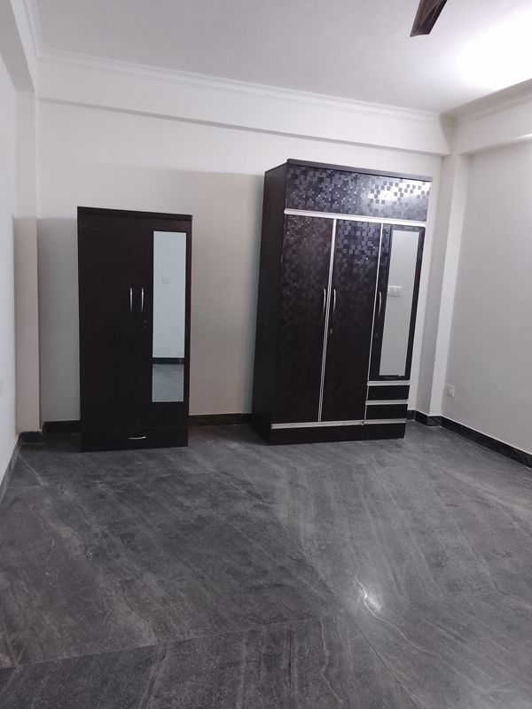 5 BHK for rent in Sector 57, Gurugram — semi-furnished — 700 sq.ft — Empire Floors