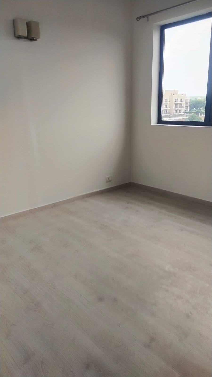 5 BHK for rent in Sector 60, Gurugram — furnished — 2050 sq.ft — Ireo Skyon