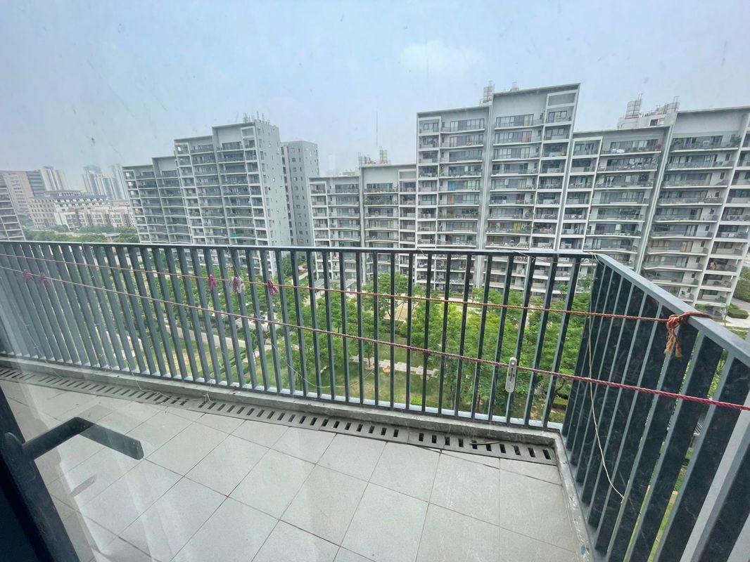 5 BHK for rent in Sector 60, Gurugram — semi-furnished — 2045 sq.ft — Ireo Skyon