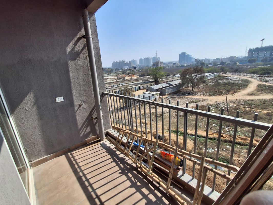 5 BHK for rent in Sector 61, Gurugram — semi-furnished — 1209 sq.ft — Smart World Orchard