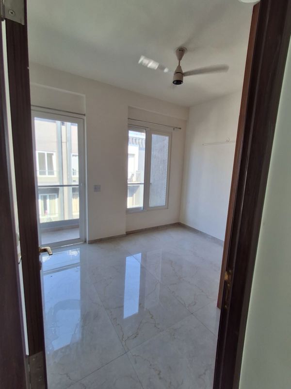5 BHK for rent in Sector 61, Gurugram — semi-furnished — 1209 sq.ft — Smart World Orchard