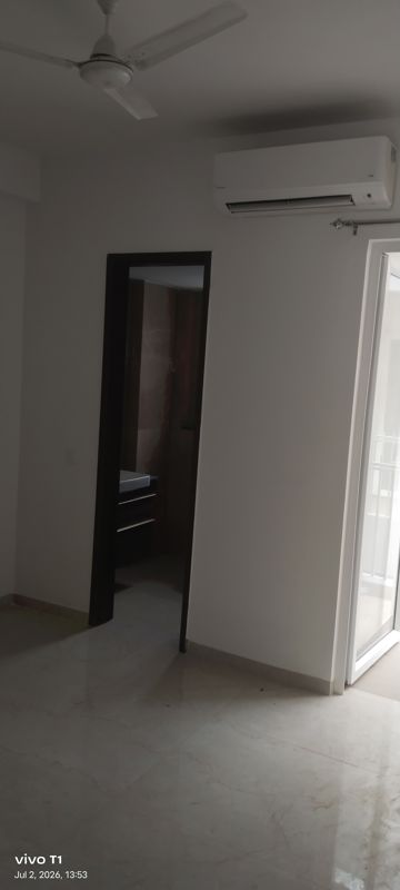 5 BHK for rent in Sector 61, Gurugram — semi-furnished — 1150 sq.ft — Smart World Orchard