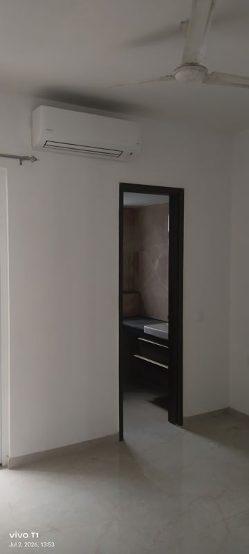 5 BHK for rent in Sector 61, Gurugram — semi-furnished — 1150 sq.ft — Smart World Orchard