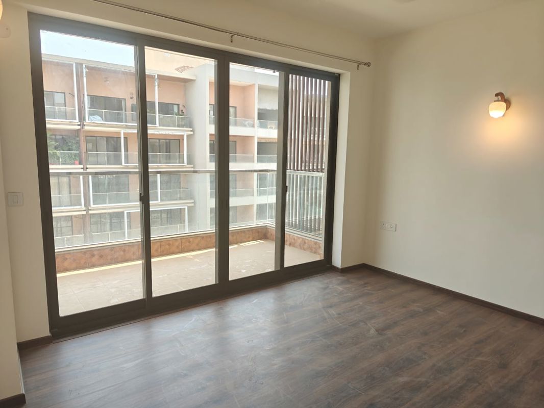 5 BHK for rent in Sector 63, Gurugram — semi-furnished — 2600 sq.ft — Adani Samsara Vilasa