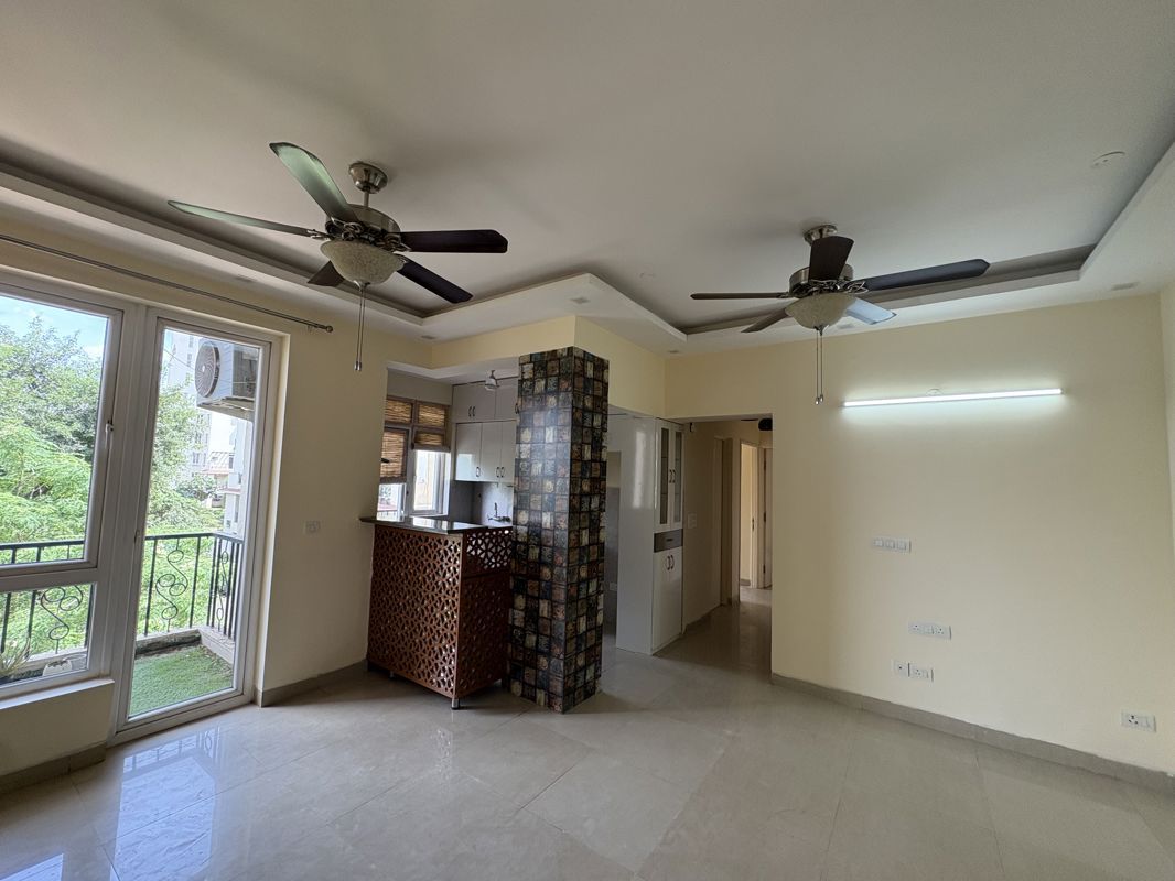 5 BHK for rent in Sector 65, Gurugram — semi-furnished — 1400 sq.ft — Emaar Emerald Estate