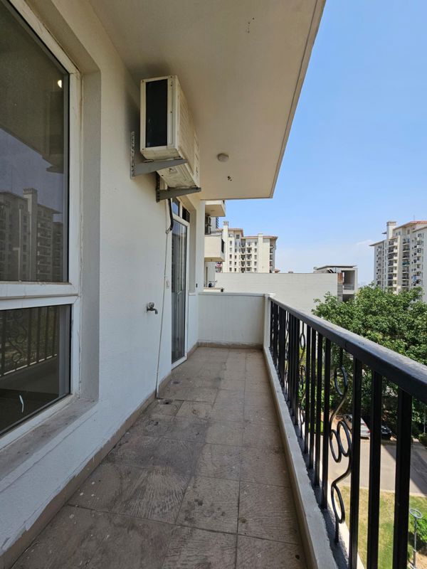 5 BHK for rent in Sector 65, Gurugram — semi-furnished — 1020 sq.ft — Emaar Emerald Estate