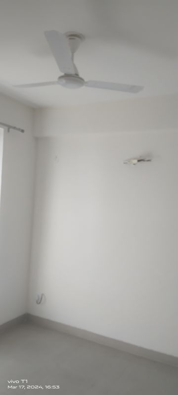 5 BHK for rent in Sector 65, Gurugram — semi-furnished — 1020 sq.ft — Emaar Emerald Estate
