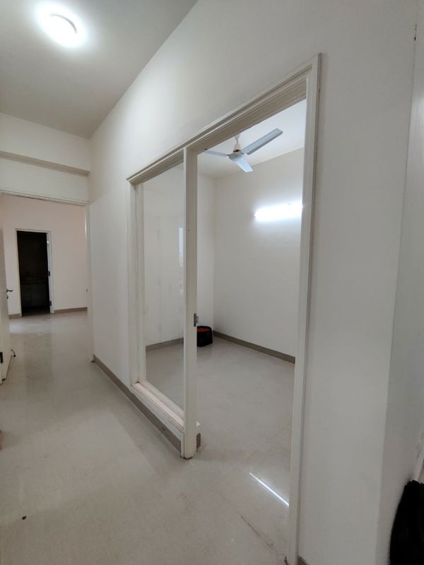 5 BHK for rent in Sector 65, Gurugram — semi-furnished — 1020 sq.ft — Emaar Emerald Estate