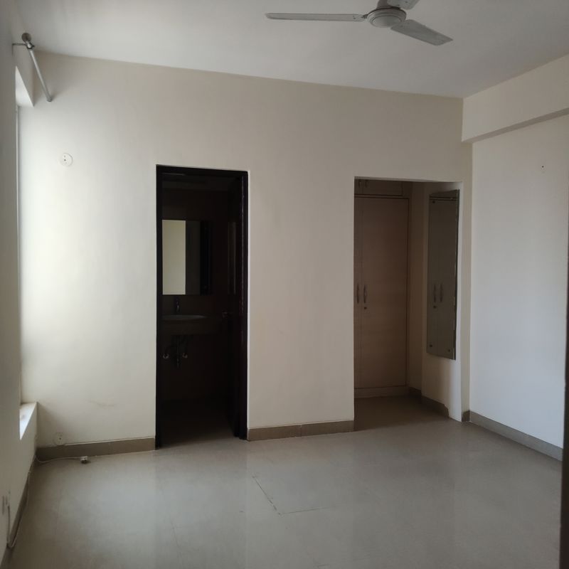 5 BHK for rent in Sector 65, Gurugram — semi-furnished — 1395 sq.ft — Emaar Emerald Estate