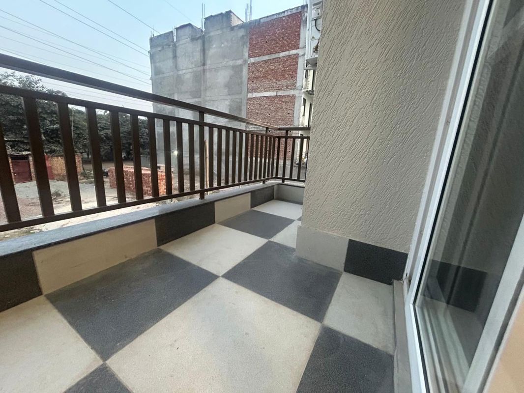 5 BHK for rent in Sector 66, Gurugram — semi-furnished — 1200 sq.ft — BPTP Park Prime