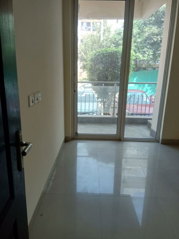 5 BHK for rent in Sector 66, Gurugram — semi-furnished — 1872 sq.ft — Ireo Uptown