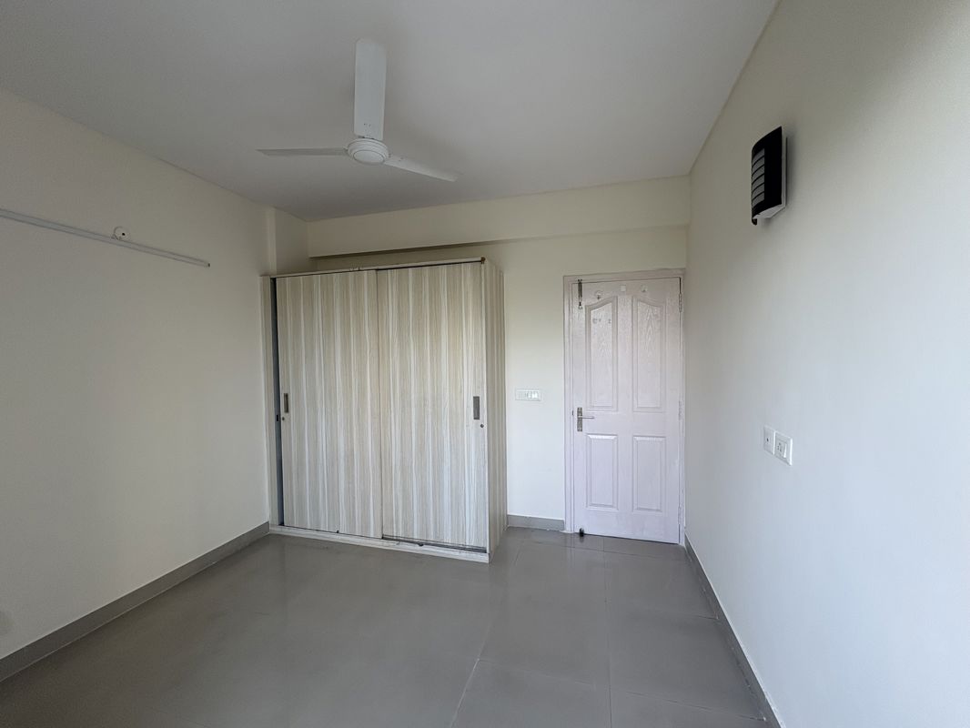5 BHK for rent in Sector 66, Gurugram — semi-furnished — 1450 sq.ft — BPTP Park Prime