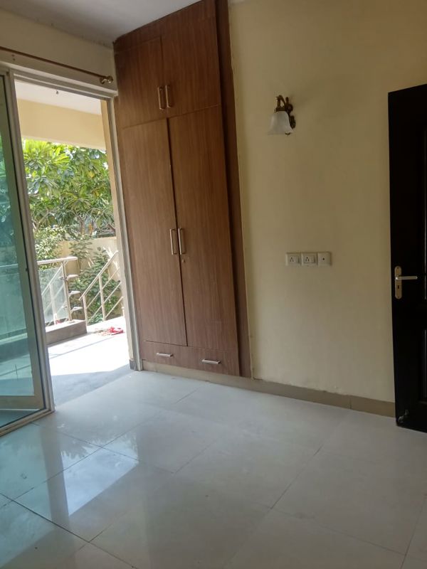 5 BHK for rent in Sector 66, Gurugram — semi-furnished — 1450 sq.ft — Ireo Uptown