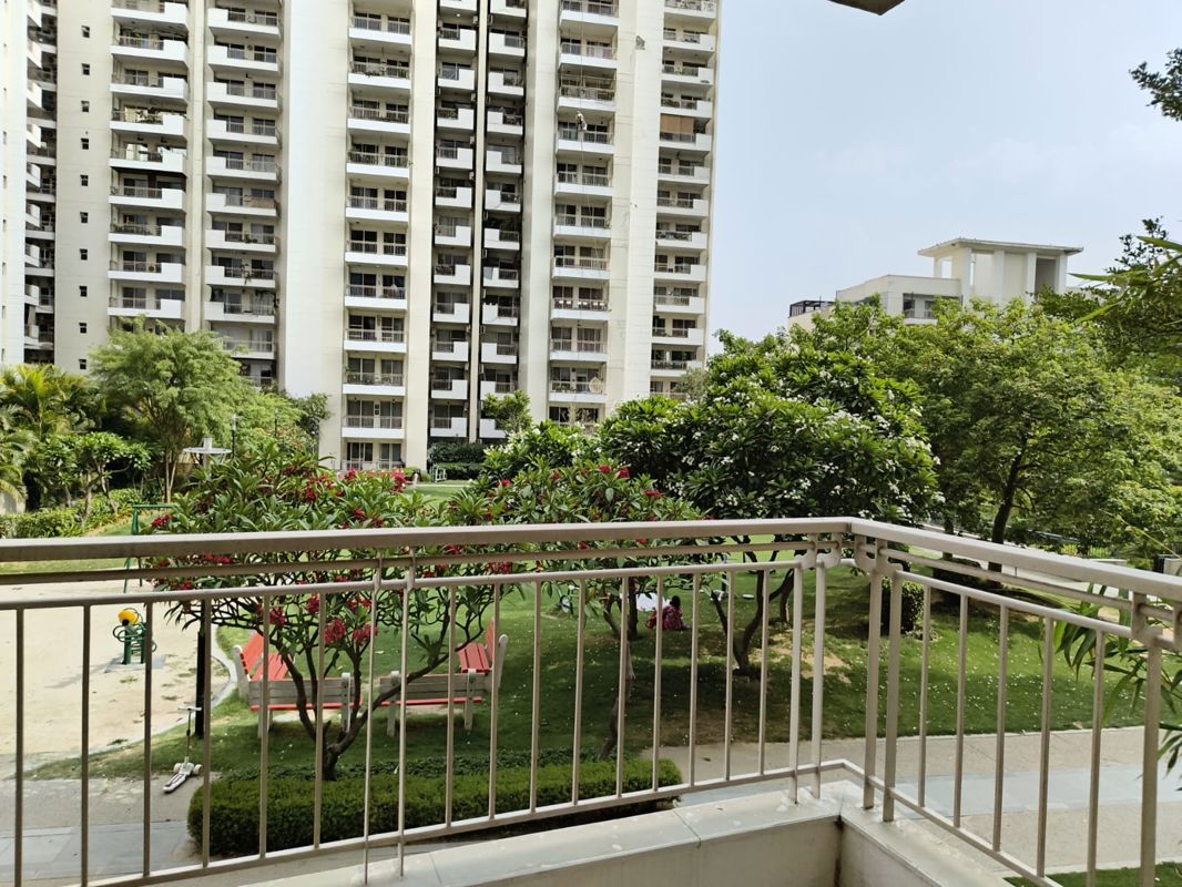 5 BHK for rent in Sector 67, Gurugram — semi-furnished — 1935 sq.ft — Bestech Park View Spa Next