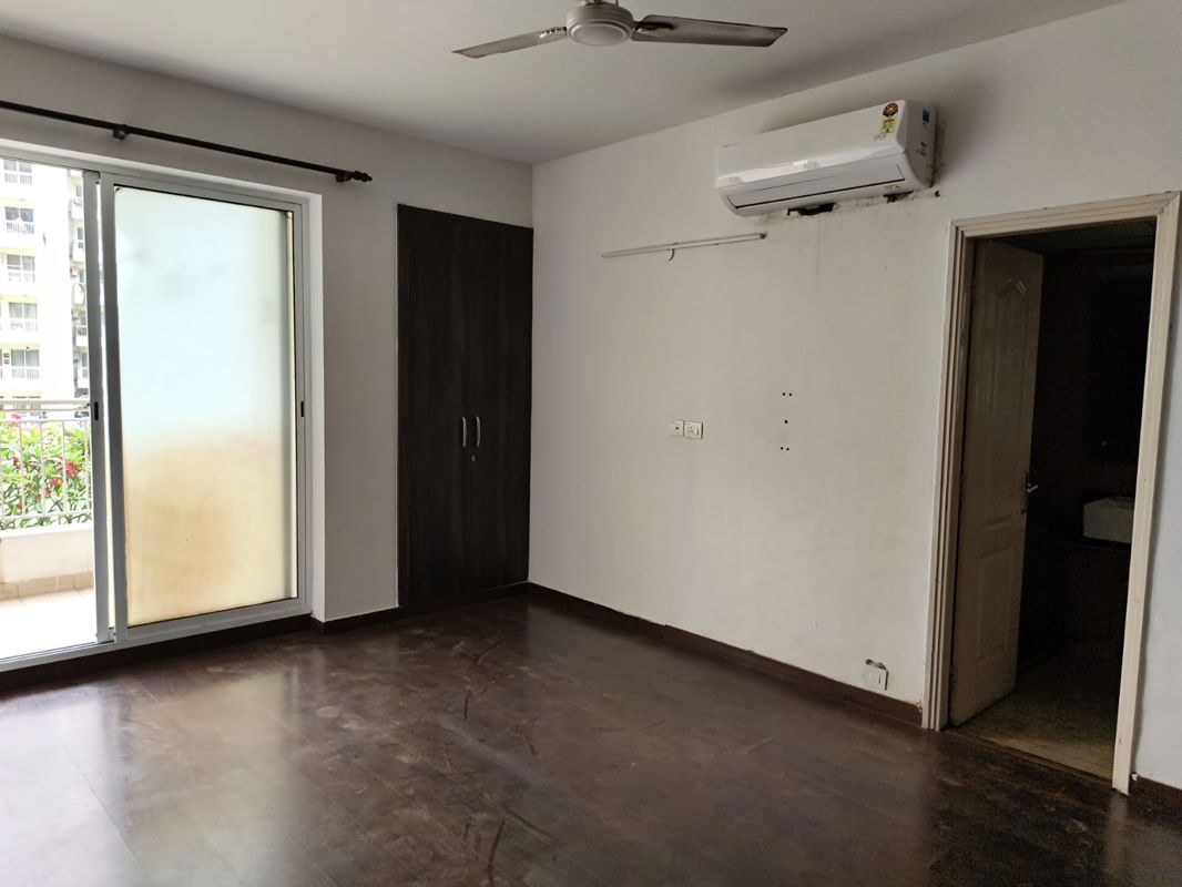 5 BHK for rent in Sector 67, Gurugram — semi-furnished — 2010 sq.ft — Bestech Park View Spa Next