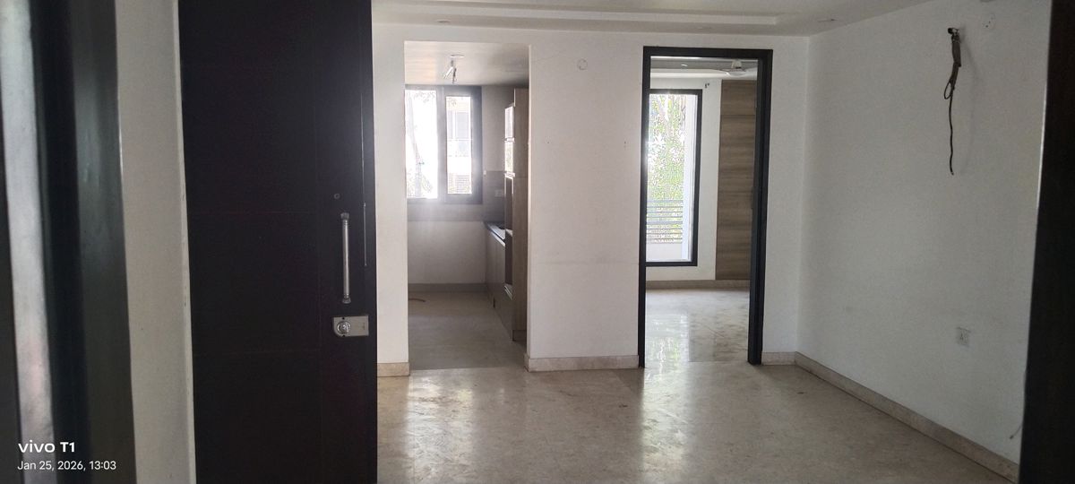 5 BHK for rent in Sector 67, Gurugram — semi-furnished — 1850 sq.ft — Ansal API Esencia