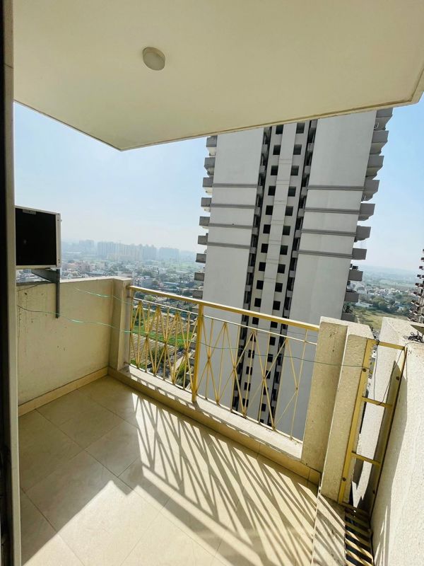 5 BHK for rent in Sector 68, Gurugram — semi-furnished — 1999 sq.ft — Pareena Micasa
