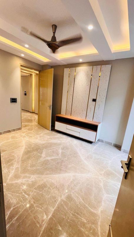 5 BHK for rent in Sector 7, Gurugram — semi-furnished — 866 sq.ft