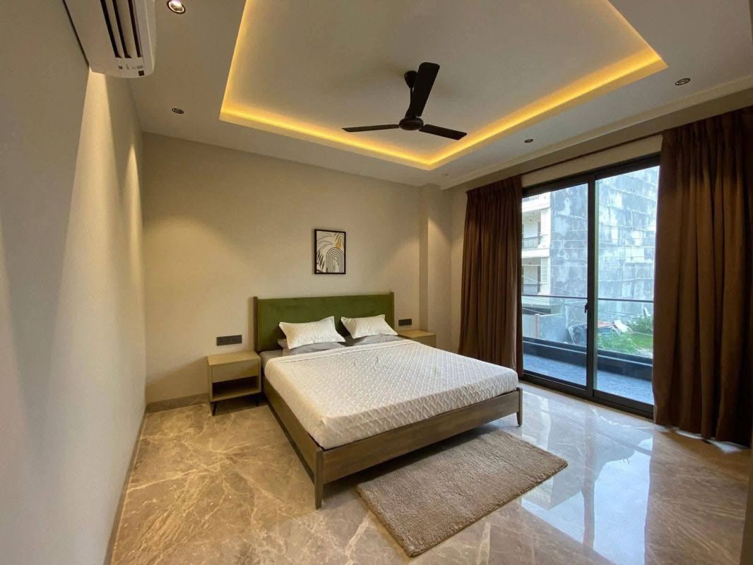5 BHK for rent in Sector 7, Gurugram — semi-furnished — 1489 sq.ft
