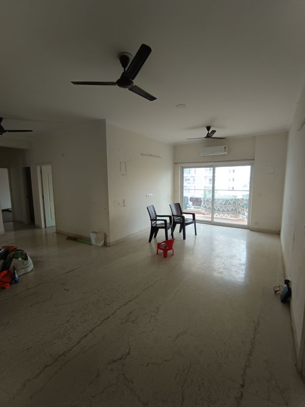 5 BHK for rent in Sector 70, Gurugram — semi-furnished — 2010 sq.ft — Shree Vardhman Victoria