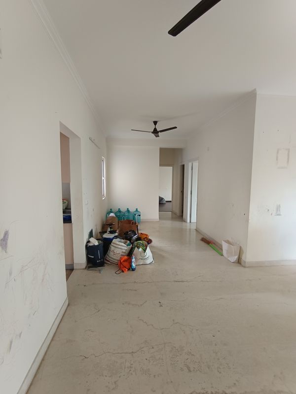 5 BHK for rent in Sector 70, Gurugram — semi-furnished — 2050 sq.ft — Shree Vardhman Victoria