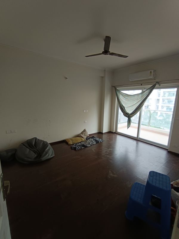 5 BHK for rent in Sector 70a, Gurugram — semi-furnished — 1950 sq.ft — Capital Residency 360