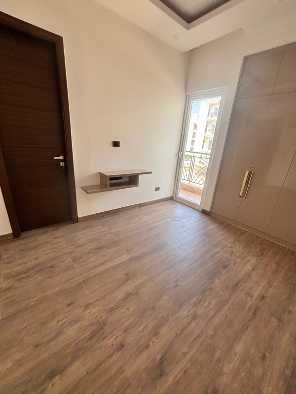 5 BHK for rent in Sector 71, Gurugram — semi-furnished — 1650 sq.ft — Raj One Good Earth