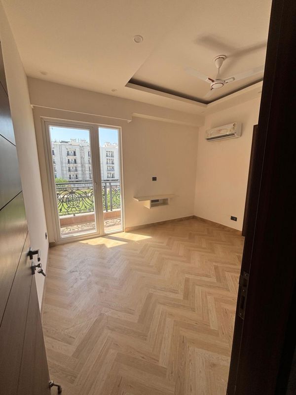 5 BHK for rent in Sector 71, Gurugram — semi-furnished — 1650 sq.ft — Raj One Good Earth