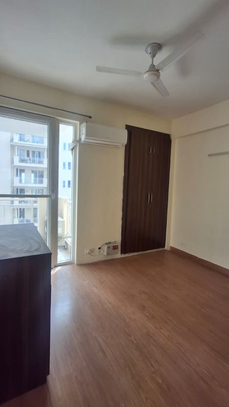 5 BHK for rent in Sector 77, Gurugram — semi-furnished — 1450 sq.ft — Emaar Palm Hills