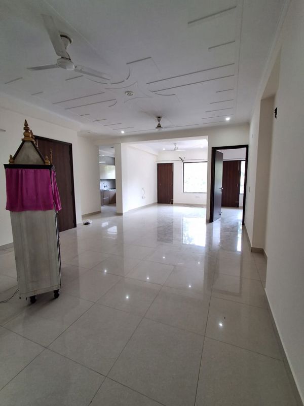 5 BHK for rent in Sector 82, Gurugram — semi-furnished — 3500 sq.ft — Vatika Signature Villas