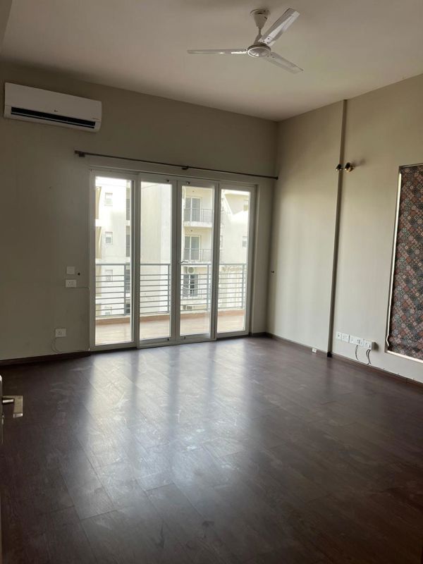 5 BHK for rent in Sector 83, Gurugram — semi-furnished — 1850 sq.ft — Emaar Palm Gardens