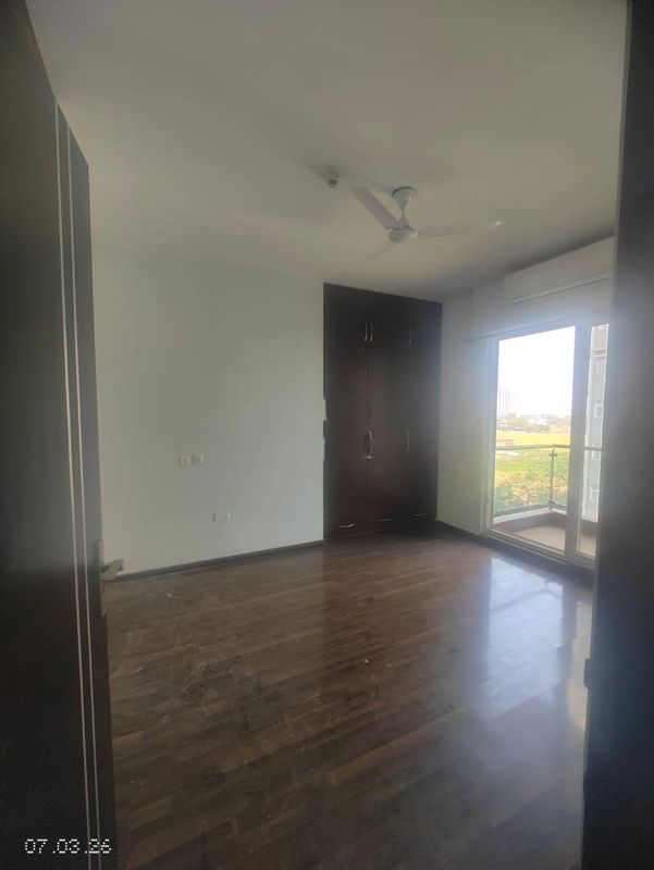 5 BHK for rent in Sector 86, Gurugram — semi-furnished — 2280 sq.ft — Microtek Greenburg