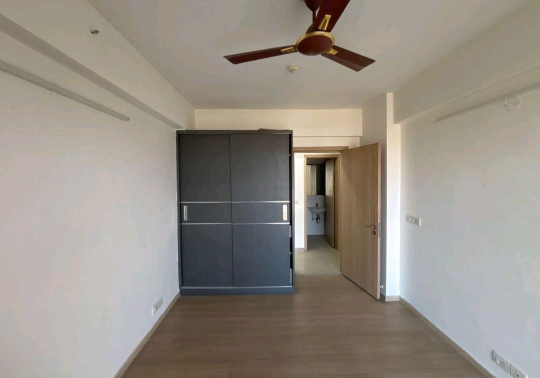 5 BHK for rent in Sector 86, Gurugram — semi-furnished — 1930 sq.ft — DLF New Town Heights Town Houses