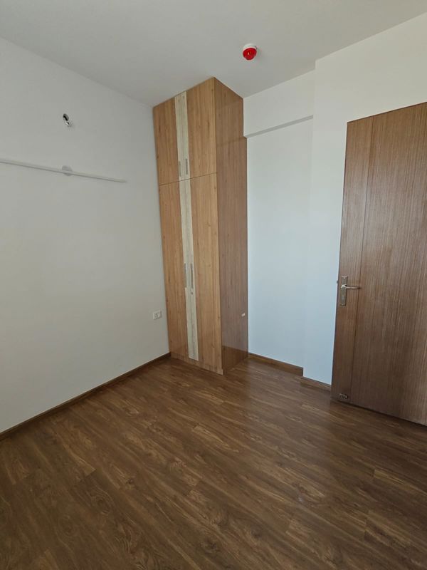 5 BHK for rent in Sector 88a, Gurugram — semi-furnished — 1565 sq.ft — The Center Court