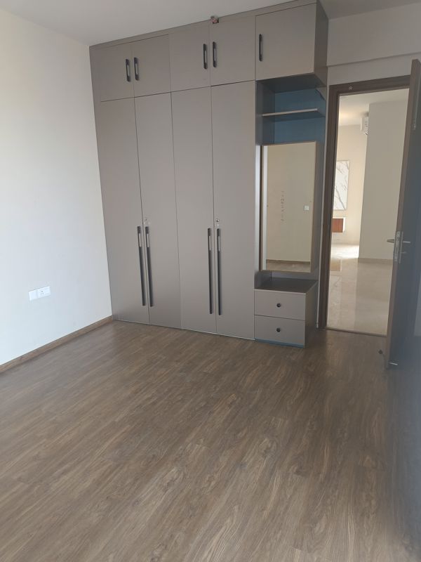 5 BHK for rent in Sector 88a, Gurugram — semi-furnished — 1560 sq.ft — The Center Court