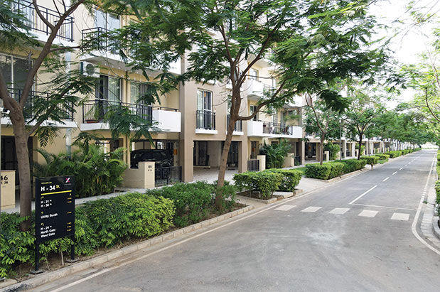 5 BHK for rent in Sector 88b, Gurugram — semi-furnished — 1350 sq.ft — Vatika Xpressions