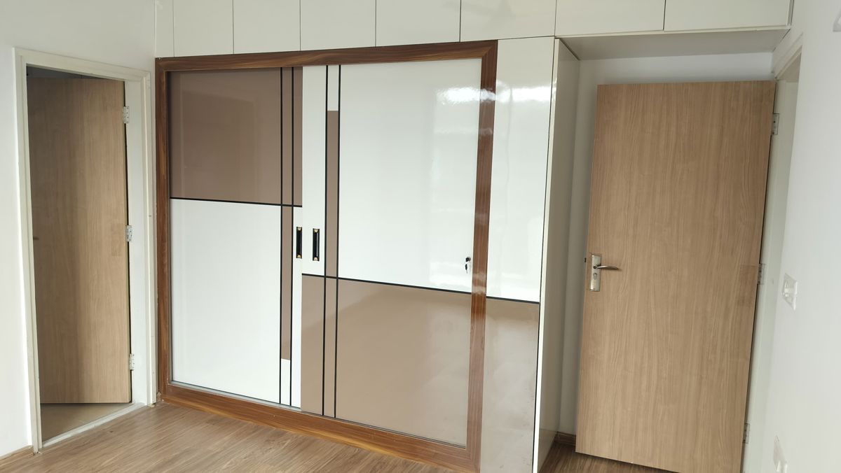 5 BHK for rent in Sector 88b, Gurugram — semi-furnished — 300 sq.ft — Vatika Xpressions