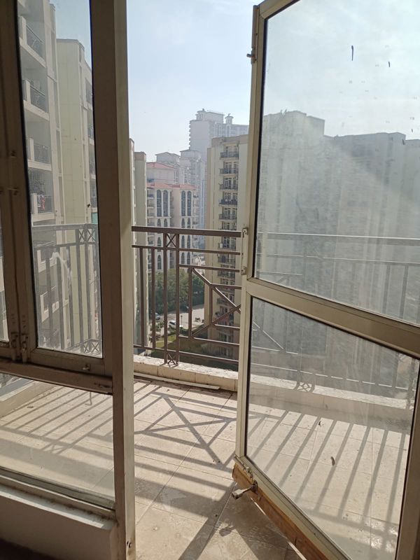 5 BHK for rent in Sector 90, Gurugram — semi-furnished — 1804 sq.ft — Shree Vardhman Flora