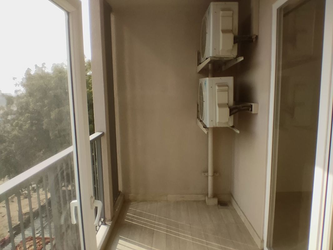 5 BHK for rent in Sector 93, Gurugram — semi-furnished — 1570 sq.ft — DLF Gardencity Enclave