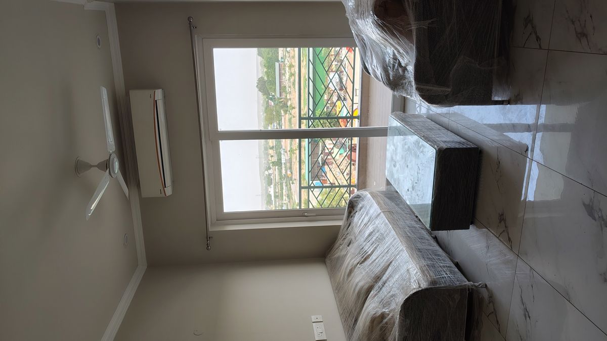5 BHK for rent in Sohna Sector 33, Gurugram — semi-furnished — 1210 sq.ft — Central Park Flower Valley