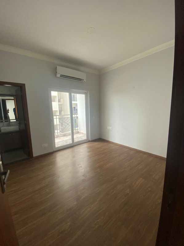 5 BHK for rent in Sohna Sector 33, Gurugram — semi-furnished — 2134 sq.ft — Central Park Flower Valley Aqua Front Towers
