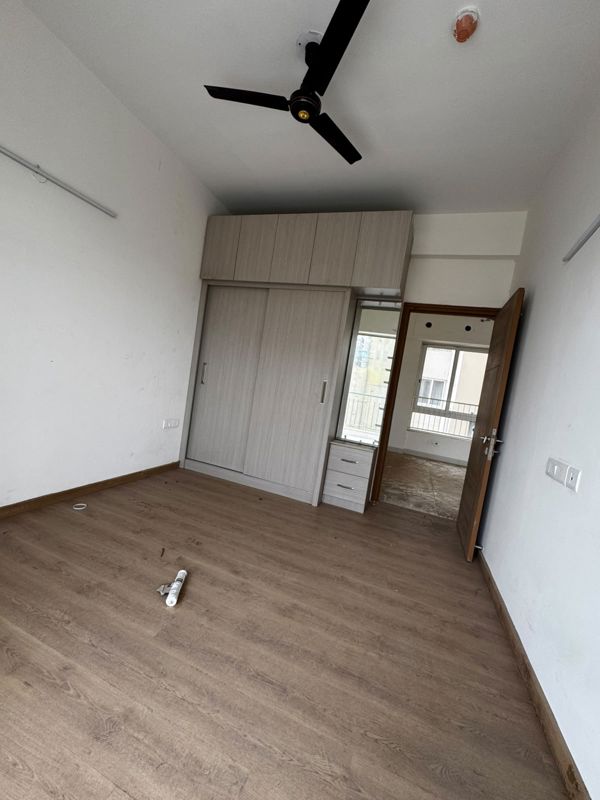 5 BHK for rent in Sohna Sector 33, Gurugram — semi-furnished — 1557 sq.ft — Godrej Nature Plus