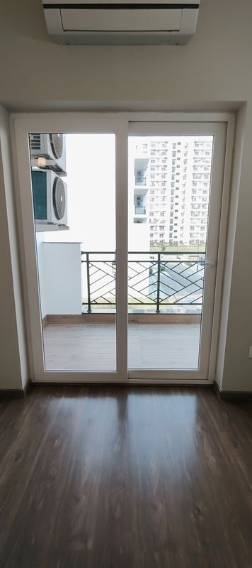 5 BHK for rent in Sohna Sector 33, Gurugram — semi-furnished — 1093 sq.ft — Central Park Flower Valley